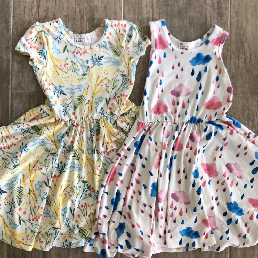 Dot Dot Smile use 5/6 dresses!